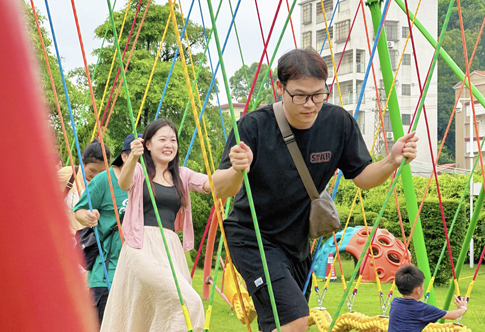 南海景區(qū)游客感受不一樣的古城city walk.jpg