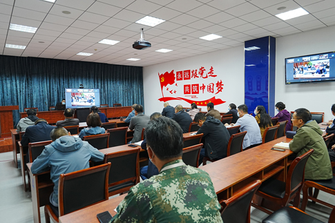 6無(wú)錫分公司組織收看消防安全培訓(xùn).JPG