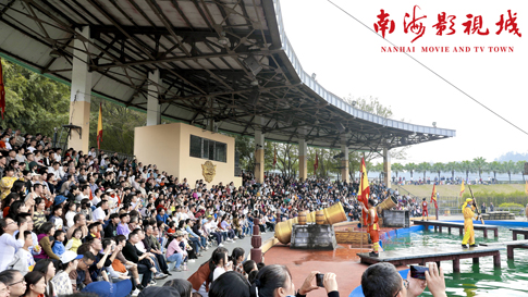 8南海景區(qū)演出節(jié)目現(xiàn)場(chǎng)人氣滿(mǎn)滿(mǎn).jpg