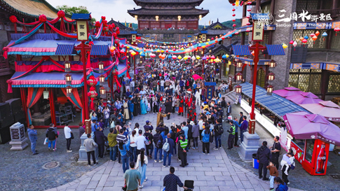 1無錫景區(qū)《遇見宋潮》演出現(xiàn)場(chǎng)火爆.jpg