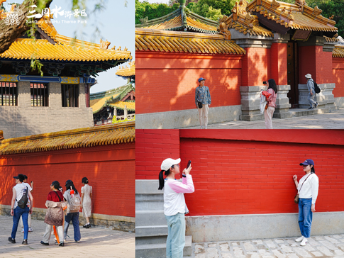 4無錫景區(qū)游客在紅墻打卡拍照.jpg